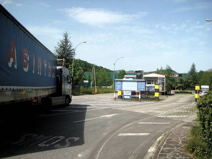 Covid-19aren ondorioz hil den Lesakako Arcelor Mittaleko langilearen heriotza salatu du LABek