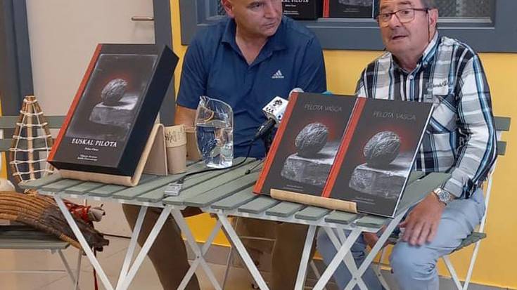 'Euskal Pilota' liburuaren aurkezpena Elizondoko Akelarre kulturgunean