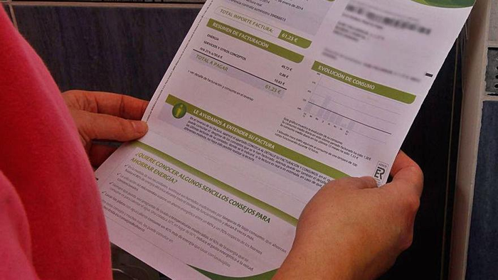 Argindar edo gas enpresatik deitzen dutela itxura eginez, biktimaren kontua lortzen dute iruzur egiteko