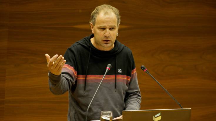 Leitzan Espainiako armadaren presentziaz galdetu du EHBilduk Nafarroako Parlamentuan