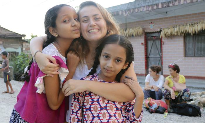 «Nepalen funtzionalitate anizkoitza bekatu baten ondorio dela uste dute»