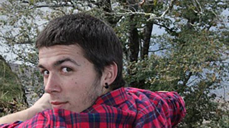 «Urteak daramatzat uda osoan lan egin eta urtea pasatzeko aurrezten»
