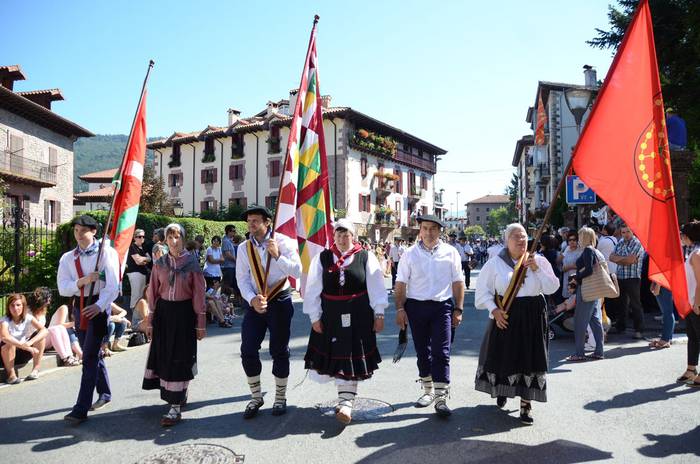 Baztandarren Biltzarra iragartzeko kartel lehiaketarik ez da eginen aurten