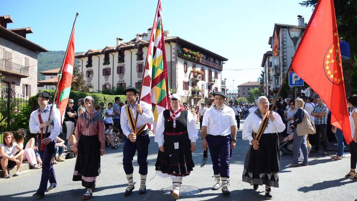 Baztandarren Biltzarra iragartzeko kartel lehiaketarik ez da eginen aurten