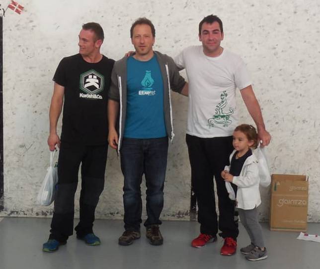 Jon eta Aitor Apezetxeak irabazi dute Goizuetako binakako pilota txapelketa azkarra