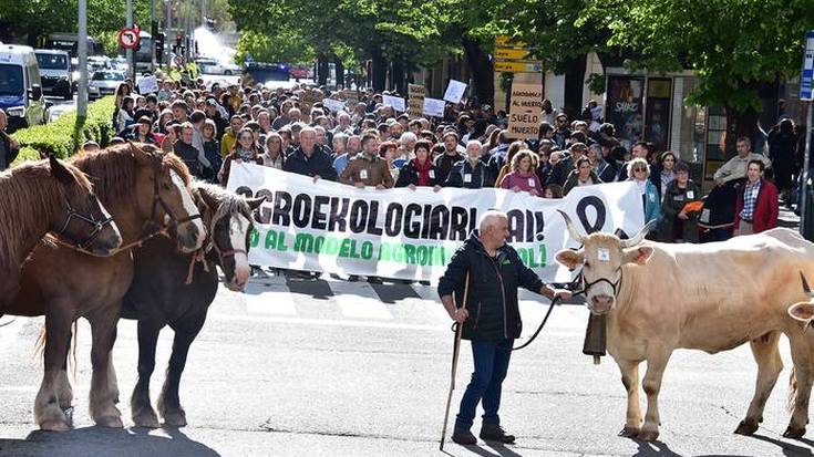 Elikadura subiranotasuna aldarri Iruñeko karriketan