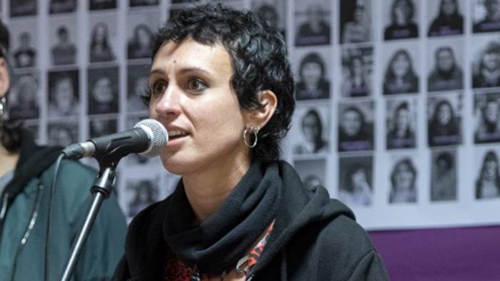 «Badira plaza utzi dutenak, bueltan etorritakoak, plazara salto egin ez dutenak… Baina guztiak gara bertsolariak»