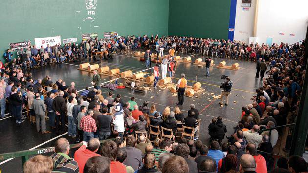 Olasagasti menperatu dute Felix Etxeberriak eta Oihan Larretxeak