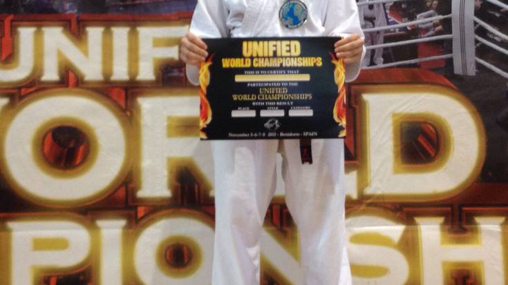Miren Otermin leitzarrak Karate Modernoko Munduko txapelketa irabazi du 