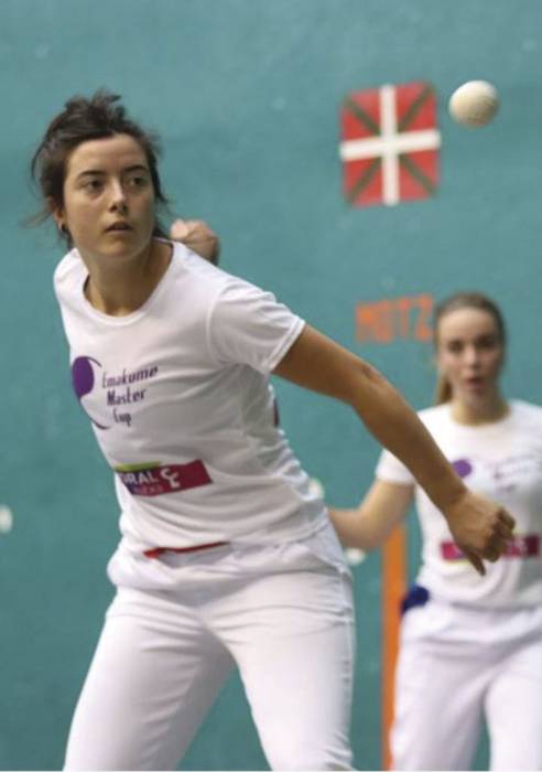 Ehun emakume pilotarik hartuko dute parte eskuz binakako 2018ko Laboral Kutxa Emakume Master Cup txapelketan