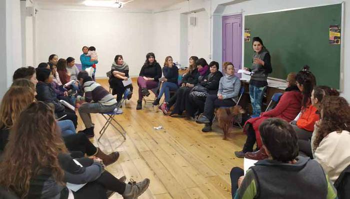 Leitzako Udalak Sastrakak talde feministarekin bat egin du
