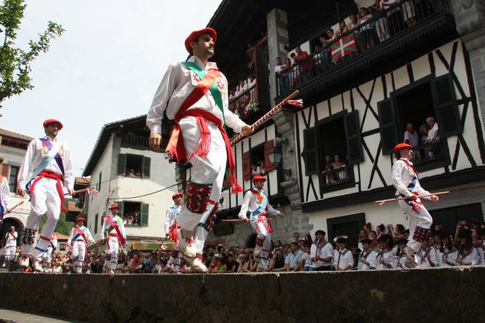 Sanferminetarako Donostia-Lesaka-Donostia autobus zerbitzua indartu du Burundesak