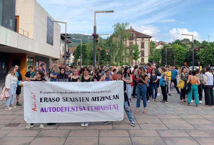 Iruñeko hilketa matxista salatzeko elkarretaratzea eginen dute bihar Elizondon