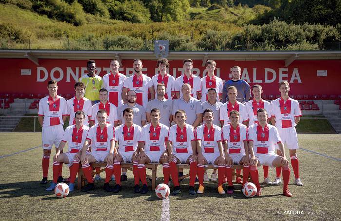 Maila autonomiko berrian ongi ari da Doneztebe Futbol Taldea