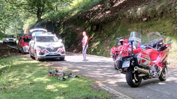 Lesakan 52 urteko txirrindulari bat larri zauritu da moto batekin izan duen istripuaren ondorioz