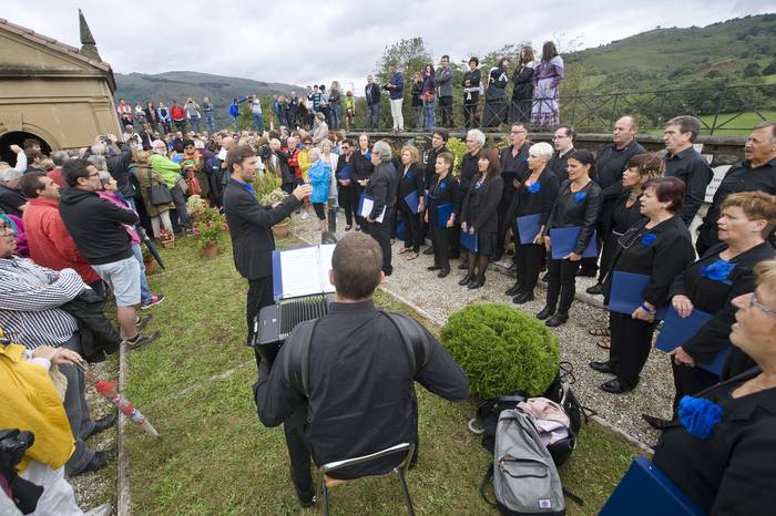 Mendi Ttiki abesbatza sortzeko bilera eginen dute irailaren 29an Donezteben