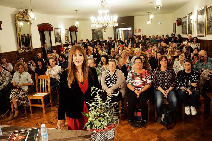 Bere azken eleberria aurkeztu du Dolores Redondo idazleak Elizondon