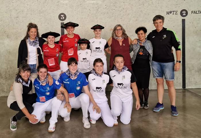 Aldaregiak eta Iturriaga leitzarrak irabazi dute Iruñeko San Fermin txiki pilota txapelketa