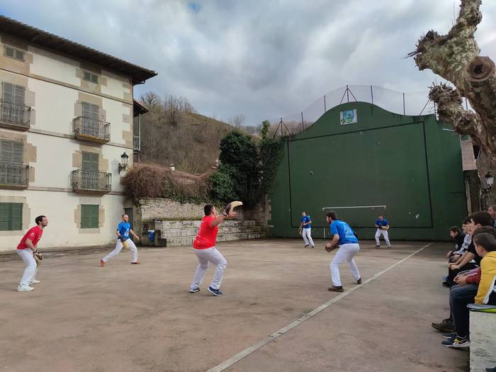 Baztan-Erreka laxoa motzeko desafioa jokatuko dute martxoaren 29an Labaienen