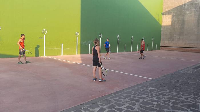 Narbarteko Haurren II. Frontenis Txapelketako finalak larunbatean jokatuko dituzte
