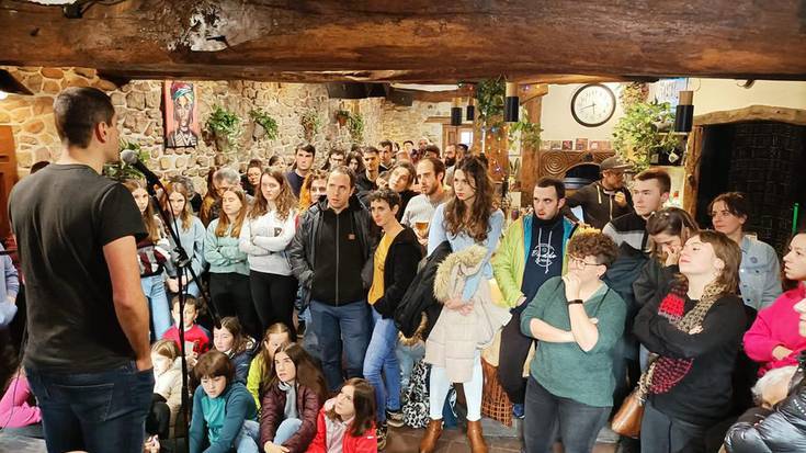 Gazteak eta neskak bereziki nabermendu dira Bortzirietako 23. taldekako bertso txapelketan