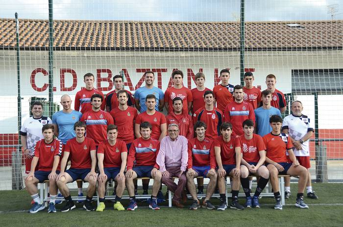 Baztan Futbol taldeak hirugarren mailari eutsi nahi dio