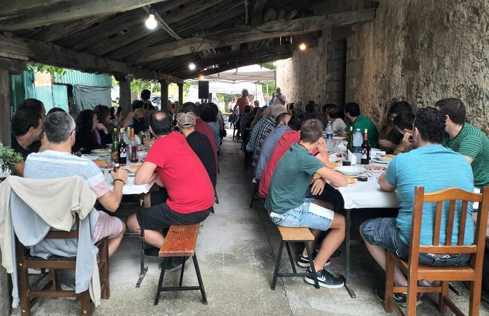 Kantu zaharren egunean giro bikaina izan dute Legasan