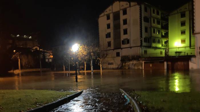 Bidasoan uholde arriskuagatik Beran larrialdiko 1. maila aktibatu dute