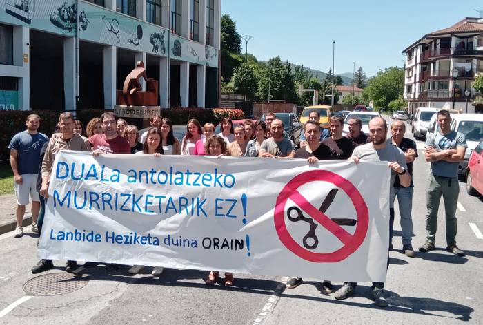 Lanbide Heziketa Dualeko murrizketak salatu dituzte Elizondon eta Beran