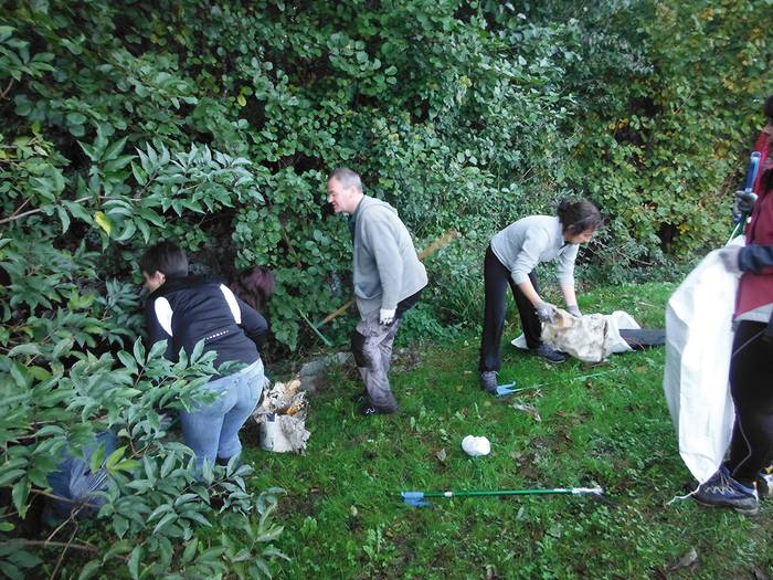 Leitzaran erreka garbitzeko auzolana deitu du Leitzako Udalak urriaren 12an