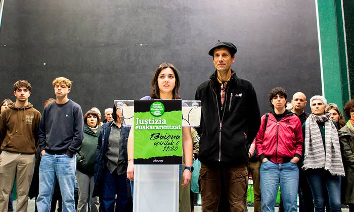 Euskal Herrian Euskaraz-ek antolatutako manifestaziora joateko autobusa antolatu dute Bortzirietan