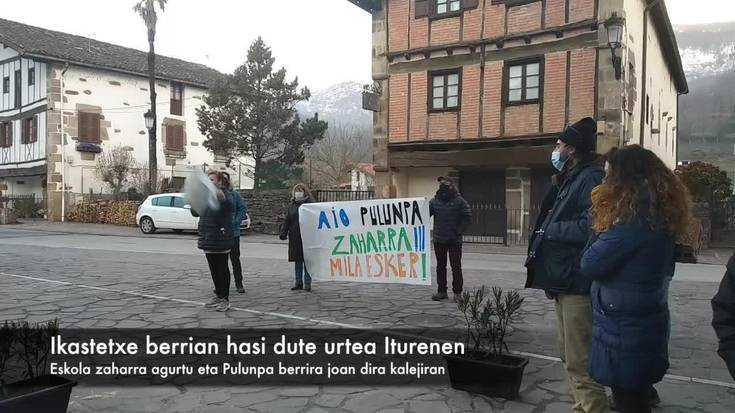 [Bideo osoa] Iturengo eskola zaharretik Pulunpa ikastetxe berrira