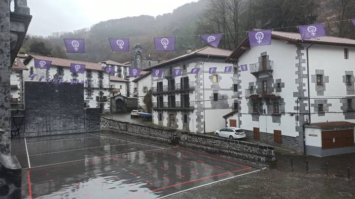 Martxoaren 8ko partida kolektiboa sortu du Leitzaketak
