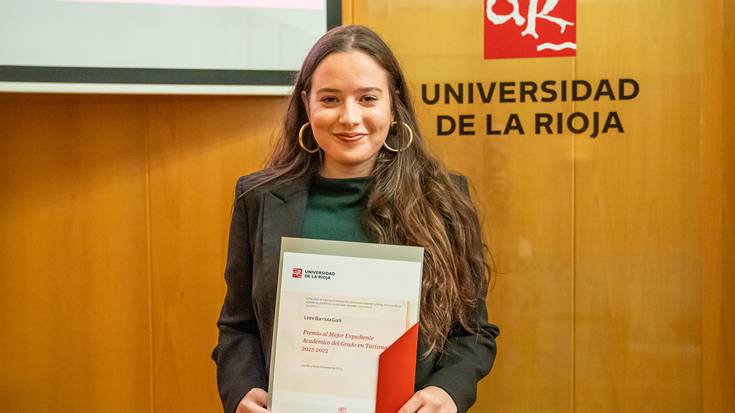 Leire Barriola Goñi gartzaindarra saritu du Errioxako Unibertsitateak bere espedienteagatik