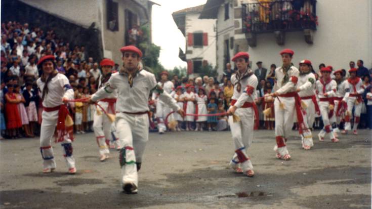 1979ko bestetan dantzariak