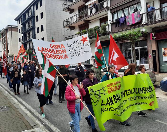 LABek «zaintza lanak, aberastasuna eta enplegua banatzea» exijitu zuen maiatzaren 1ean Leitzako eta Doneztebeko manifestazioetan