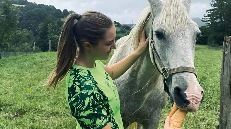 «Eskean joaten garenean momentu bereziak sortzen dira»