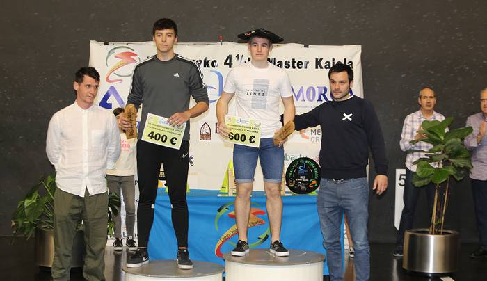 Beñat Apezetxea pilotari goizuetarra txapeldun Zornotzako Master Kaiolan