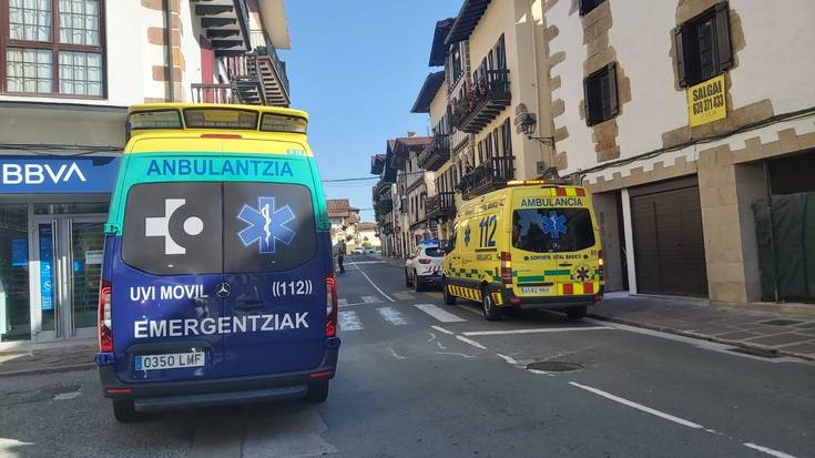 Berako gazte bat hil da erredura larrien ondorioz, gailu elektroniko bat lehertu eta oheburuak su hartu ondotik