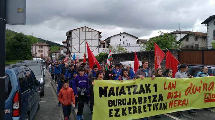 "Altxa, egin dezagun posible. Zaintza lanak, enplegua, ondasuna banatu"  lelopean, LAB sindikatuak deituta manifestazioa igandean Donezteben