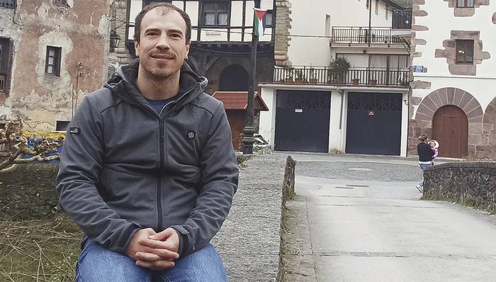 «Abizen bakoitzaren atzean historia bat dago»