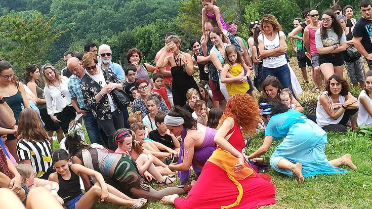 Arantzan dagoen Emakumearen Memoria Baratzean auzolana larunbatean