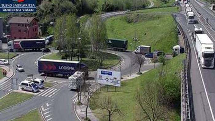 Bera eta Irun artean auto ilarak sortu dira