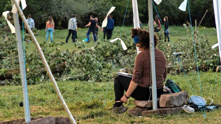 Diru-bilketa hasi dute Aroztegiko kanpaldian isundutakoak laguntzeko