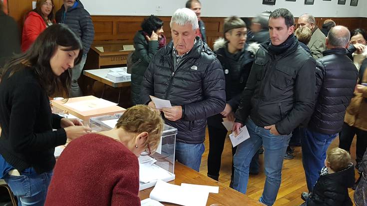 EH Bilduk gorakada eta Geroa Baik beherakada Leitzaldean