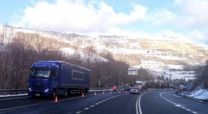 N-121-A errepidean nazioarteko trafiko astuna murrizteko aukera baztertu du Nafarroako Gobernuak