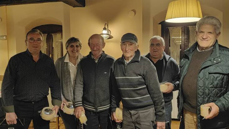 Etxalarko Arkupeak elkarteko kideek besta izanen dute igandean
