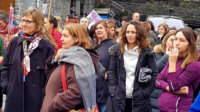 Inkestako galdera berria: Pandemiak emakumezkoei eta gizonezkoei berdin eragin die?