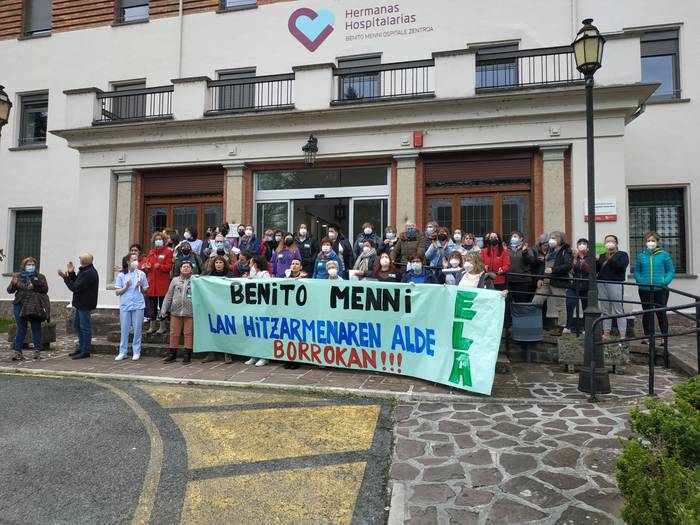 «Zerbitzu ona emateko lan baldintza duinak behar ditugu»