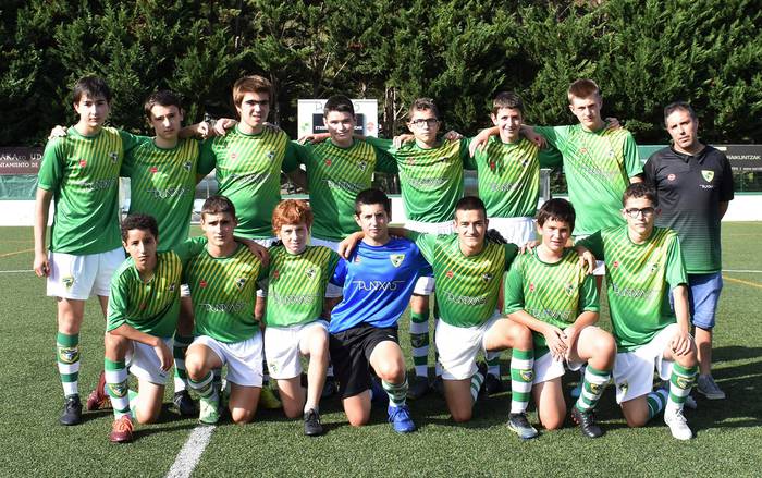 Kanpoan irabazi eta etxean galdu egin du Beti Gazteko futbol talde nagusiak asteburu luzean